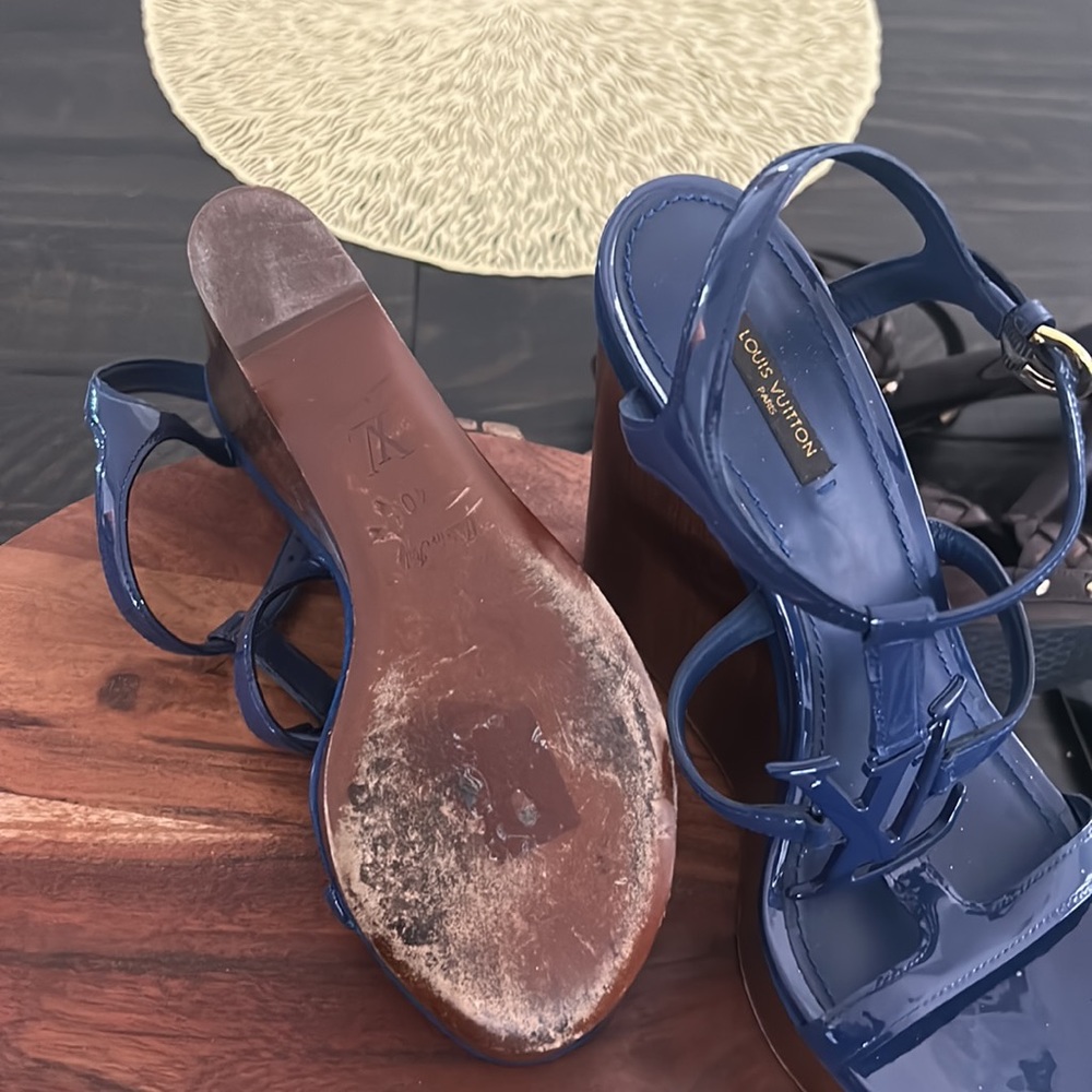 Size 40 Louis Vuitton patten, leather wedge, worn maybe three times. - Picture 4 of 4